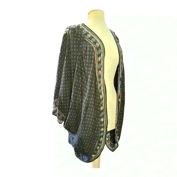 Tolani Collection Floral Boho Kimono Medium - Picture 9 of 10